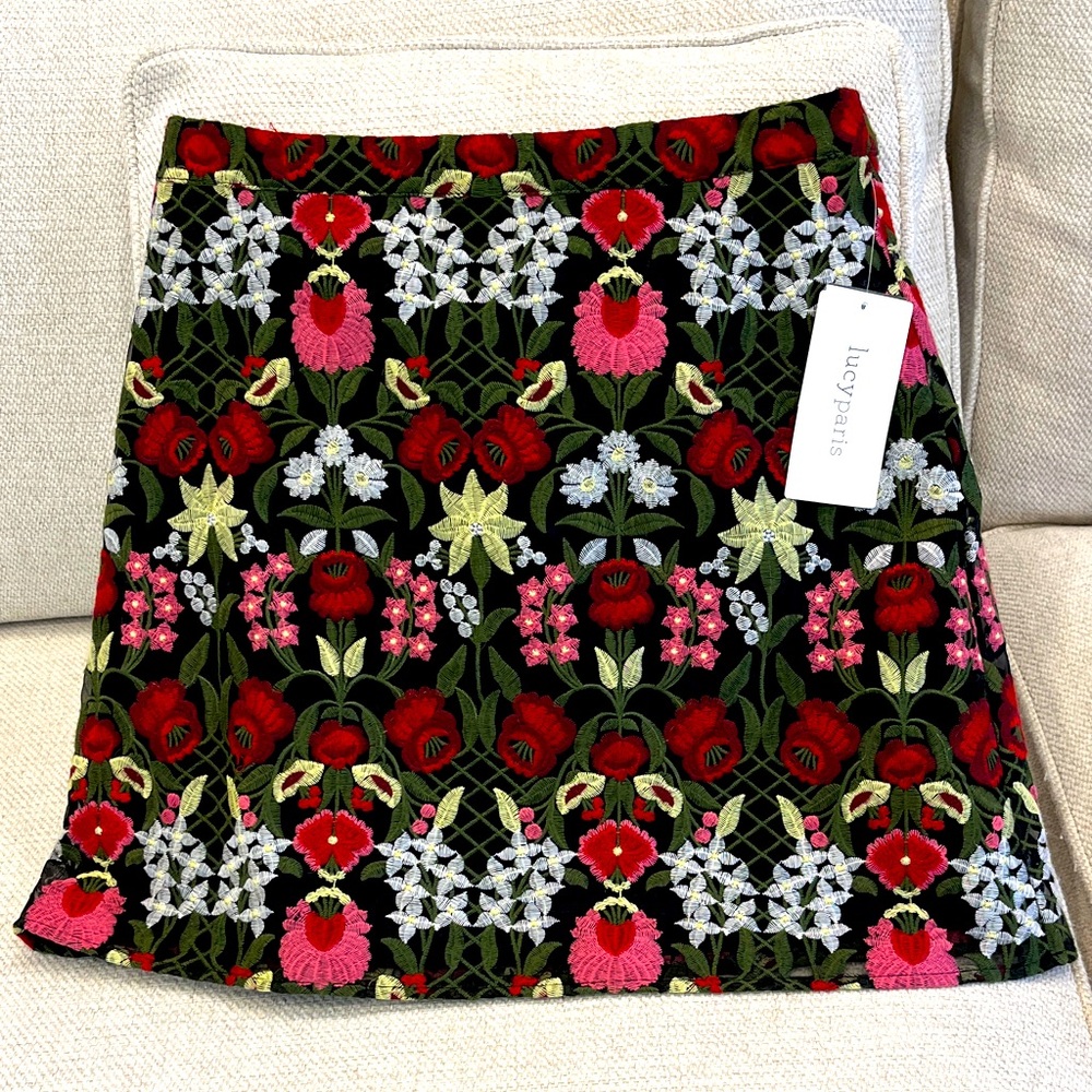 NWT Lucy Paris Floral Skirt, Size M